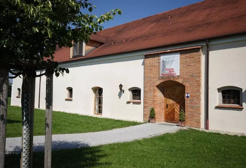 Schlossparkhotel Mariakirchen