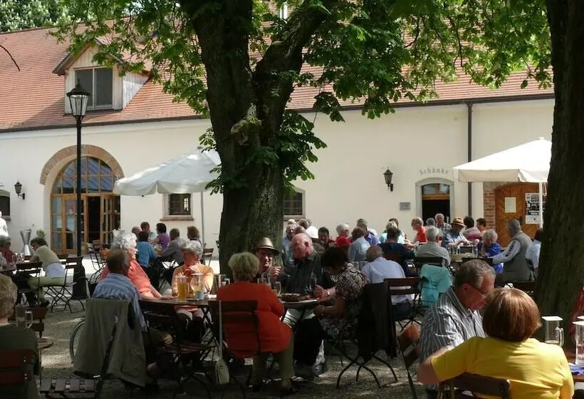 Schlossparkhotel Mariakirchen