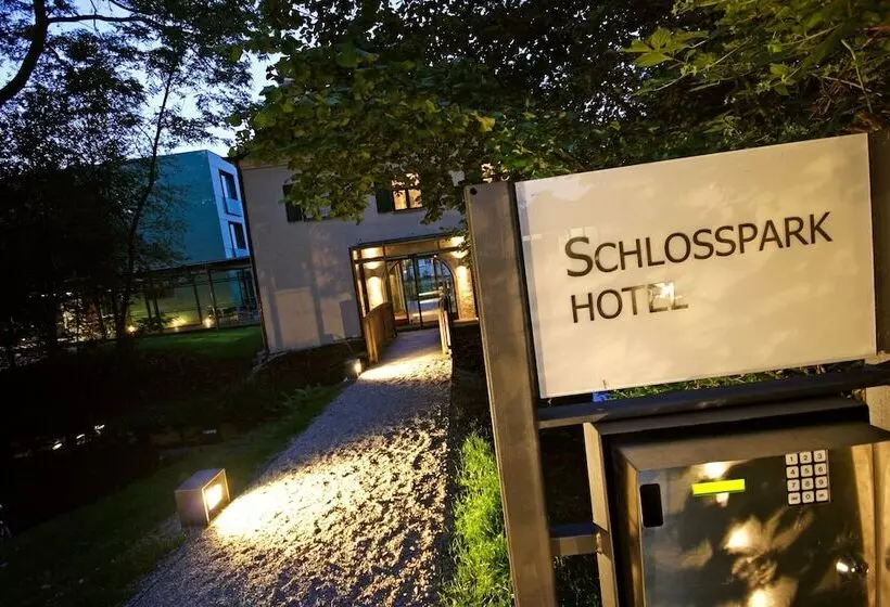 Schlossparkhotel Mariakirchen