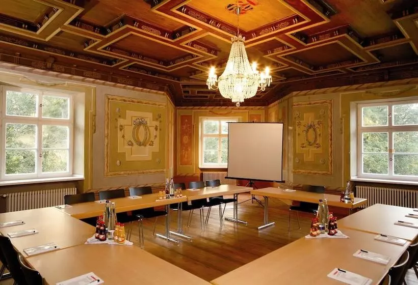 Schlossparkhotel Mariakirchen