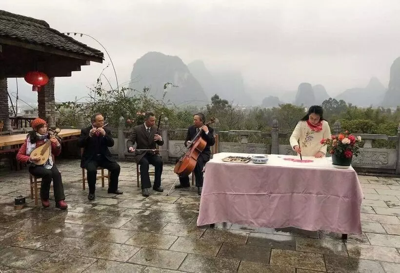 Hotel Riverside Retreat