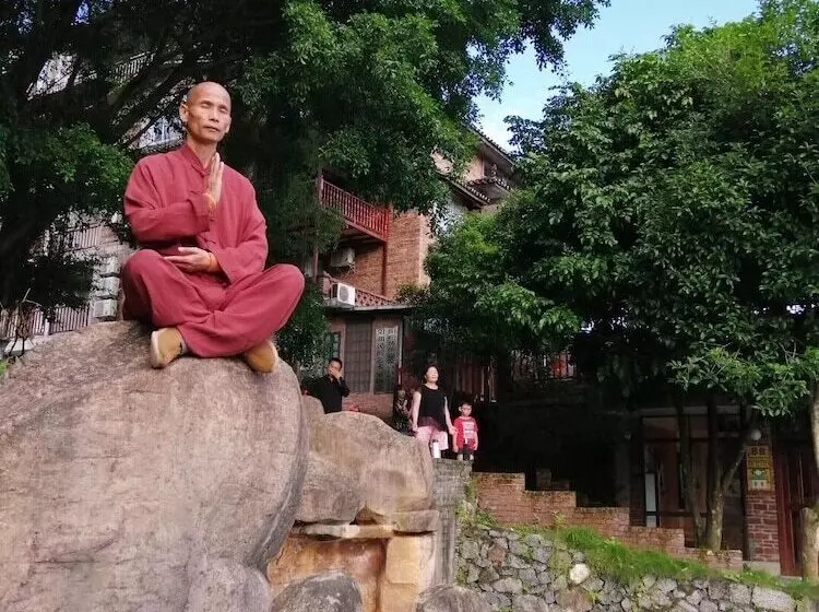 Hotel Riverside Retreat