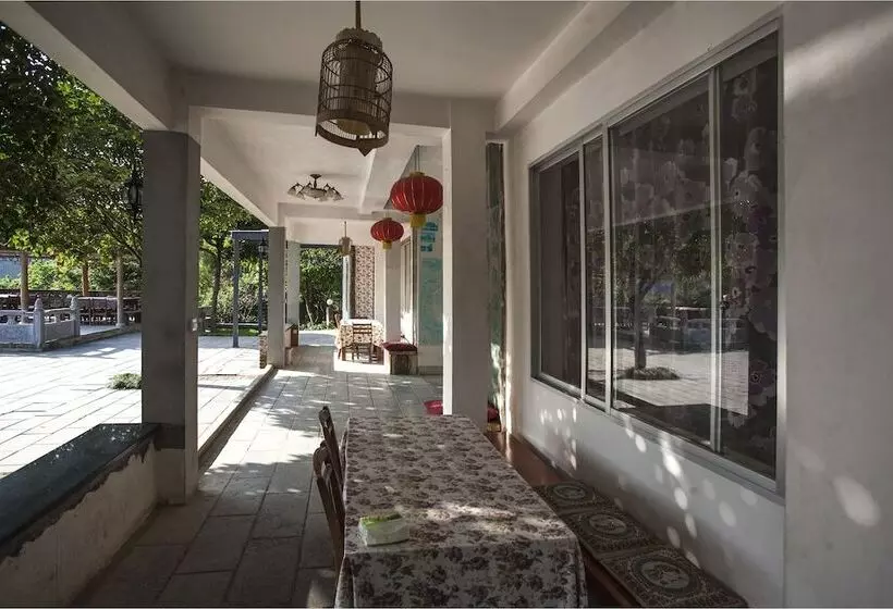 Hotel Riverside Retreat