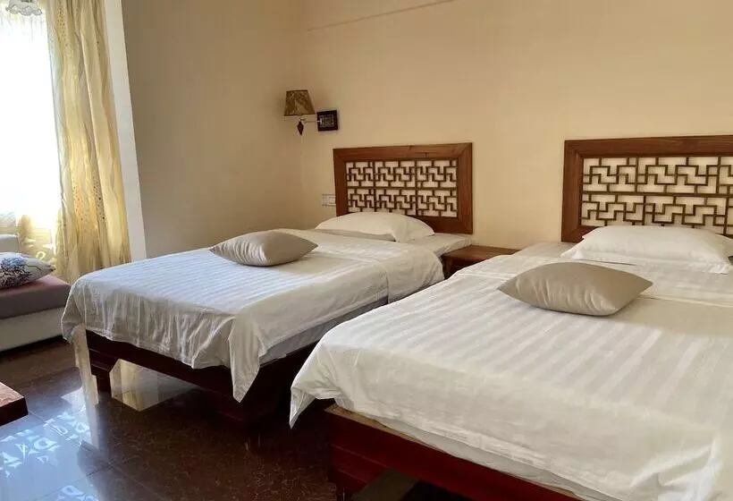 Hotel Riverside Retreat