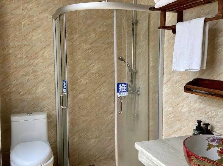 Hotel Riverside Retreat