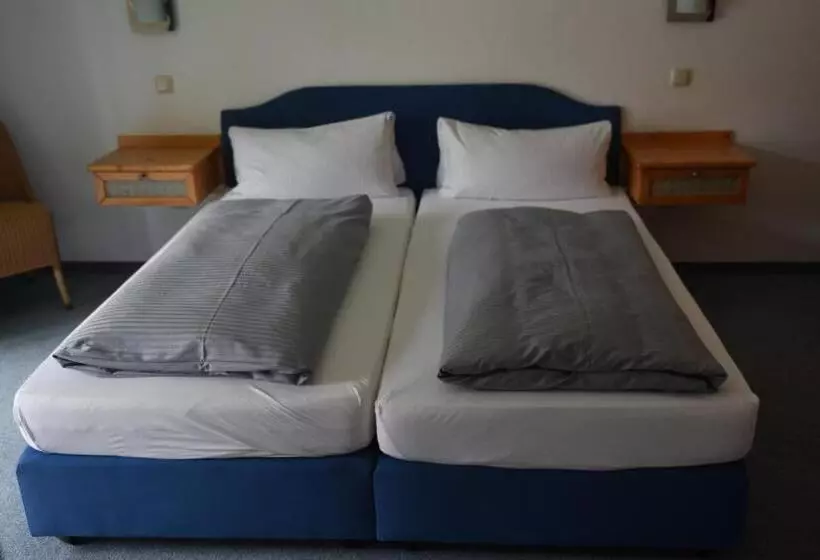 Отель Zum Forst