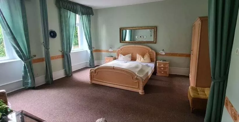 ホテル Zum Schwan