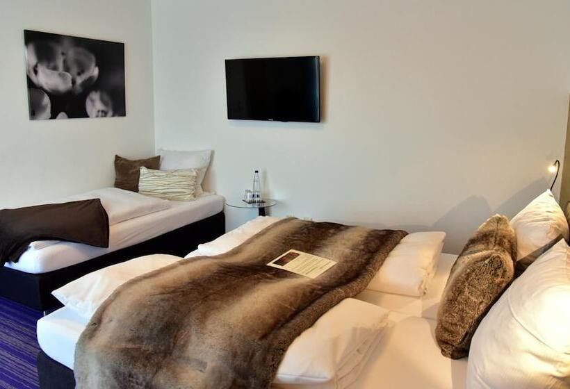 فندق Zum See Garni