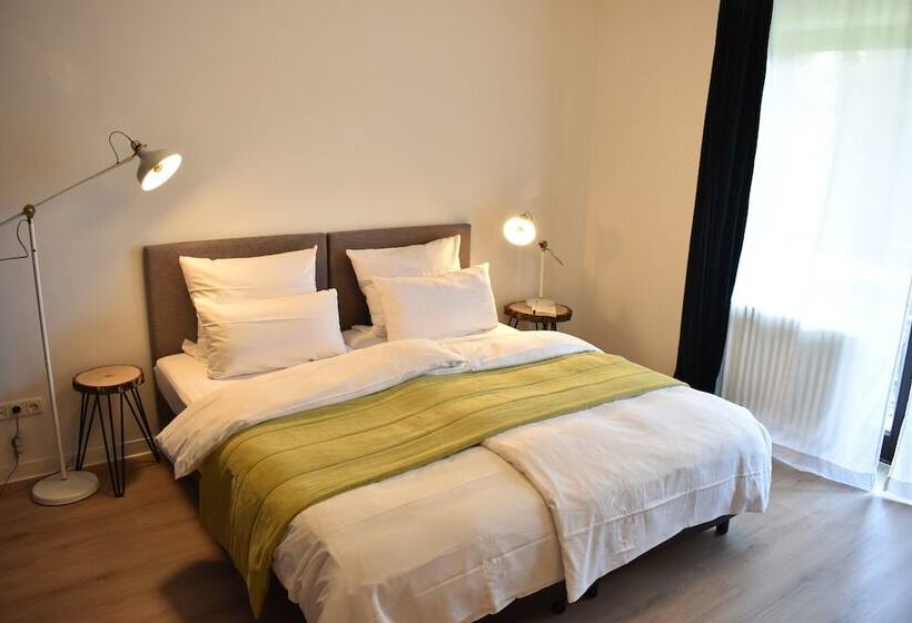 فندق Zum See Garni