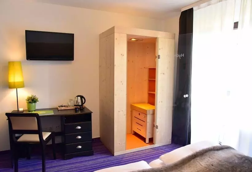 Отель Zum See Garni