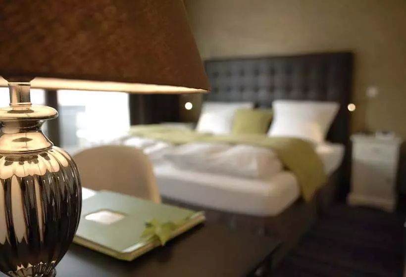 Отель Zum See Garni