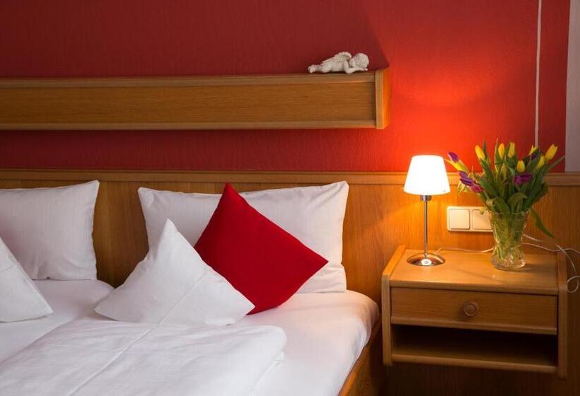 بنسيون Garni Zum Hirschen