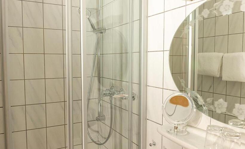 بنسيون Garni Zum Hirschen