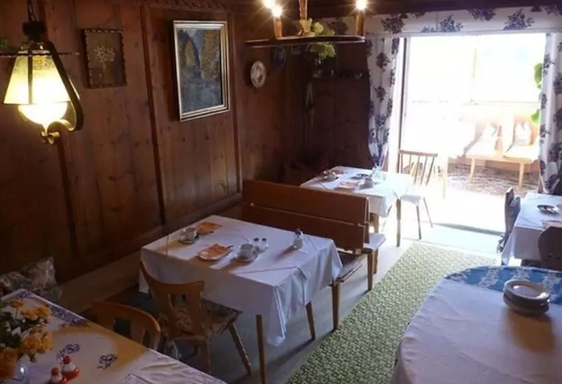 ペンション Gästehaus Hofer