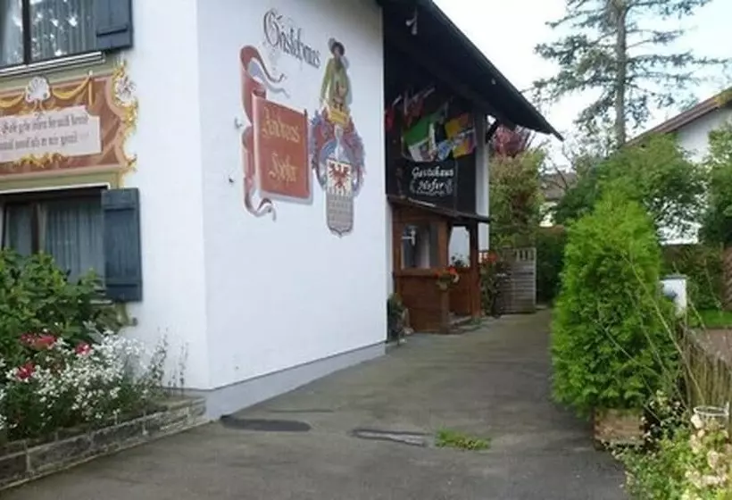 ペンション Gästehaus Hofer