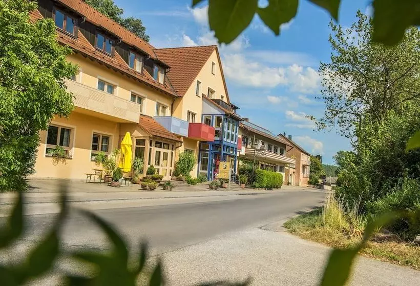 펜션 Landgasthof Schwarz