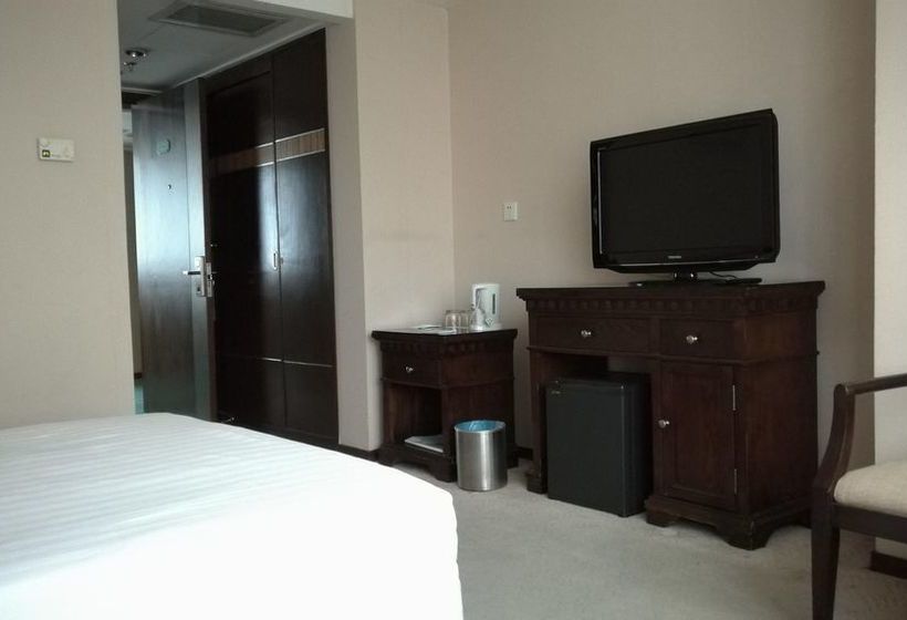 호텔 Grand Holiday