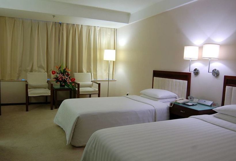 호텔 Grand Holiday