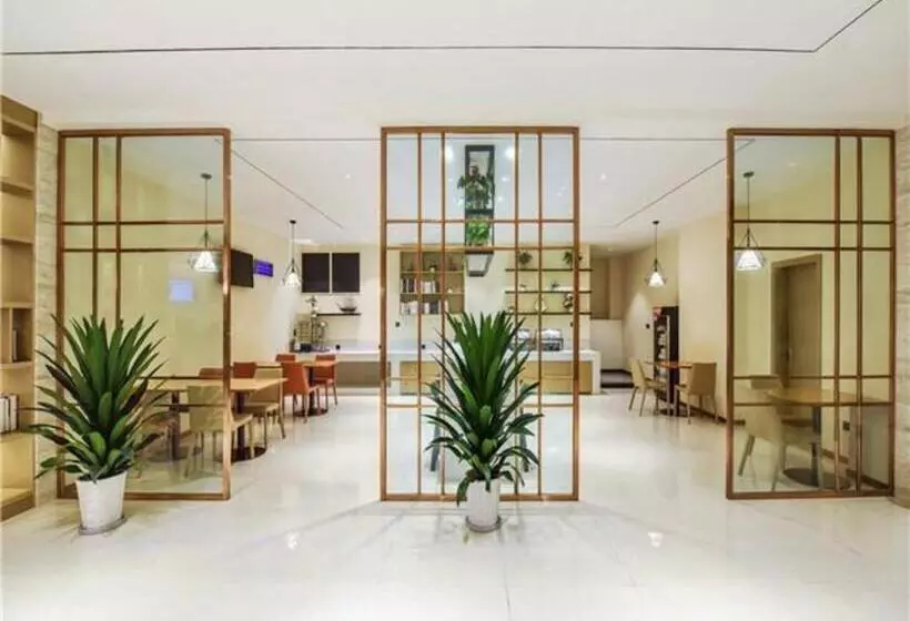 هتل City Comfort Inn Chongqing Chayuan Metro Station