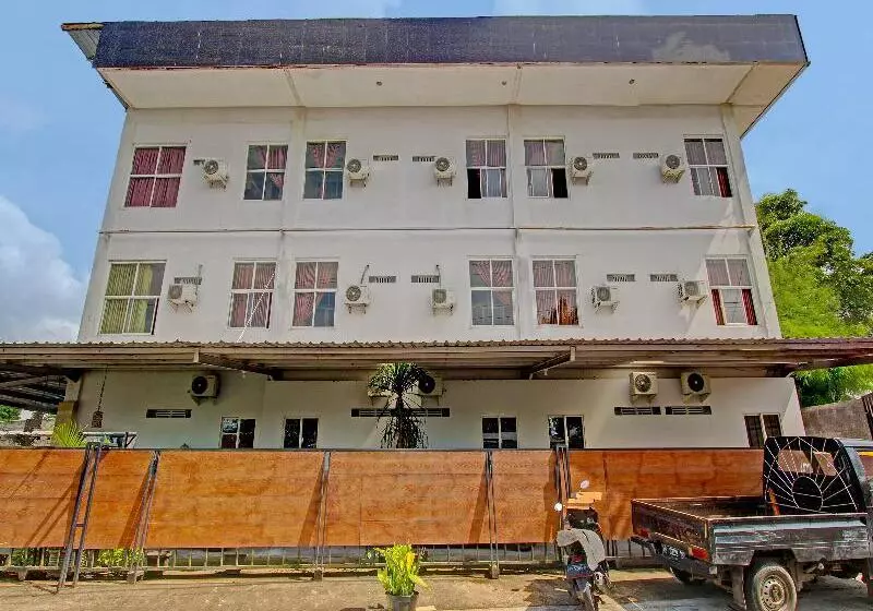 هتل D'helomi By Oyo Rooms