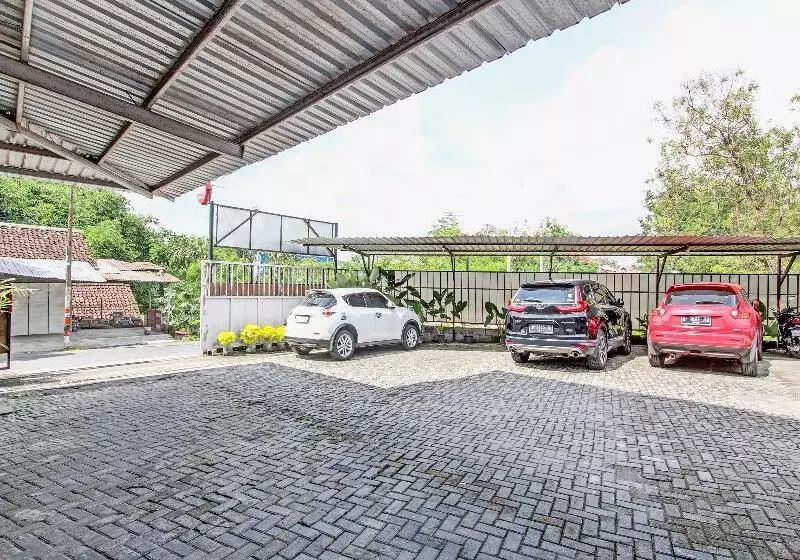 هتل D'helomi By Oyo Rooms