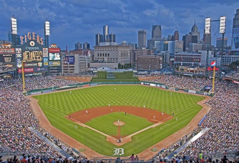 فندق Holiday Inn Express & Suites   Detroit   Dearborn, An Ihg