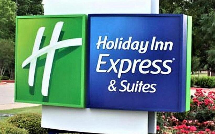 فندق Holiday Inn Express & Suites   Detroit   Dearborn, An Ihg