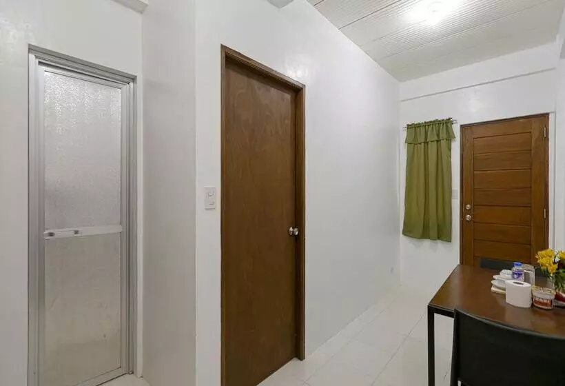 ホテル Jade Apartelle By Oyo Rooms