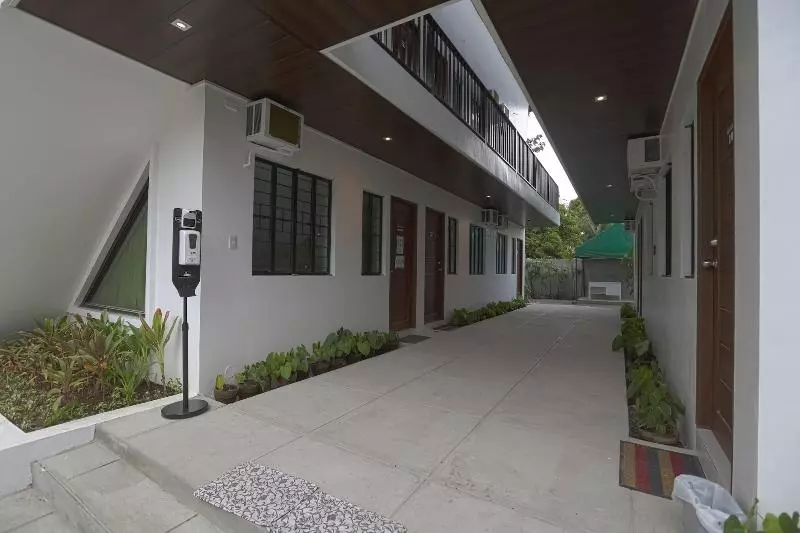 ホテル Jade Apartelle By Oyo Rooms