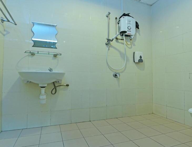 ホテル Oyo 43933 Ferringhi Stay Iinn