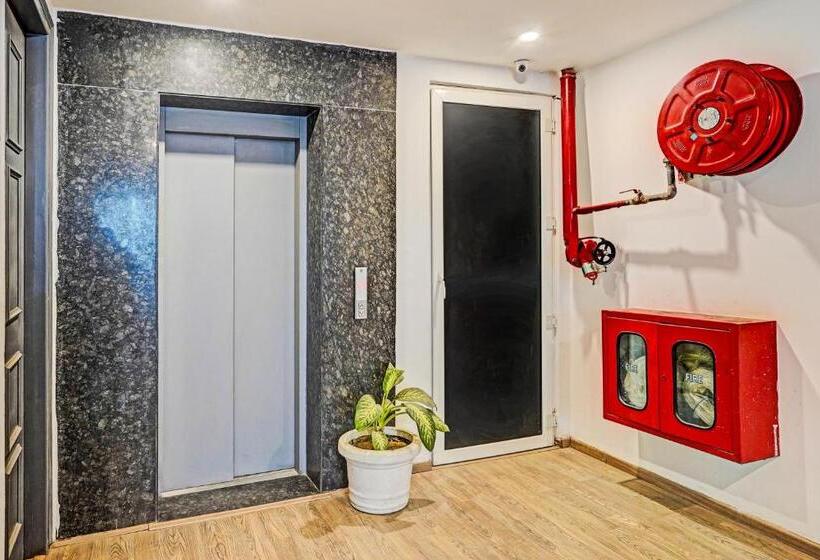 בית מלון כפרי Oyo Townhouse 141 Sector 14 Old Gurgaon