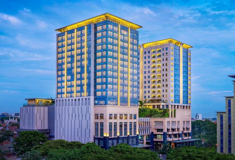 בית מלון כפרי Tentrem Semarang