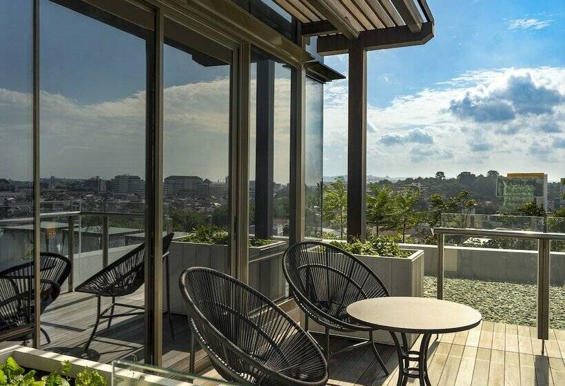 בית מלון כפרי Tentrem Semarang