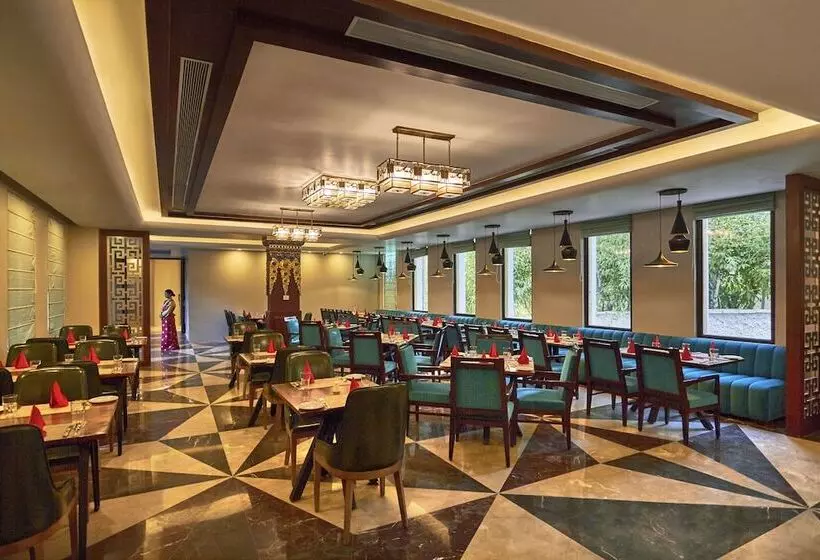 هتل Leh Crown Inn