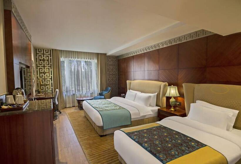 هتل Leh Crown Inn