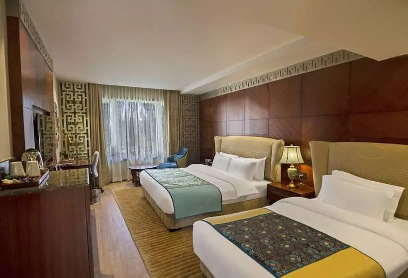 هتل Leh Crown Inn