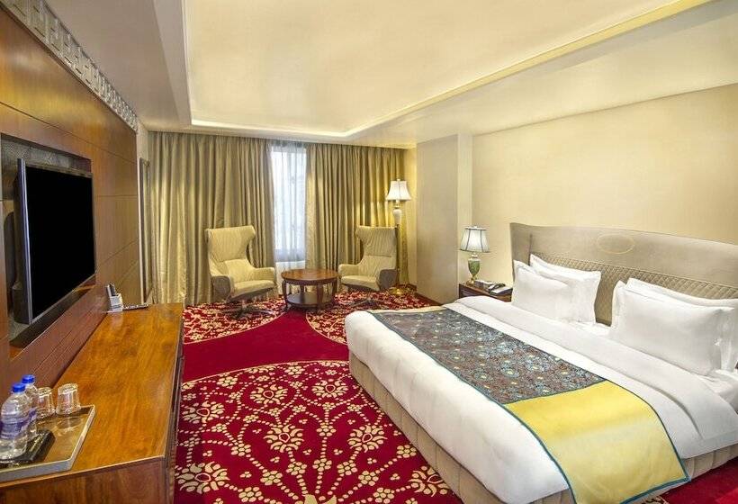 هتل Leh Crown Inn