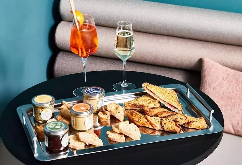 ホテル Tribe Paris La Defense Esplanade