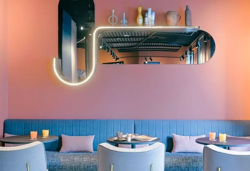 ホテル Tribe Paris La Defense Esplanade