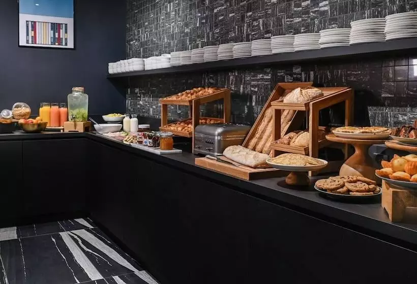 ホテル Tribe Paris La Defense Esplanade