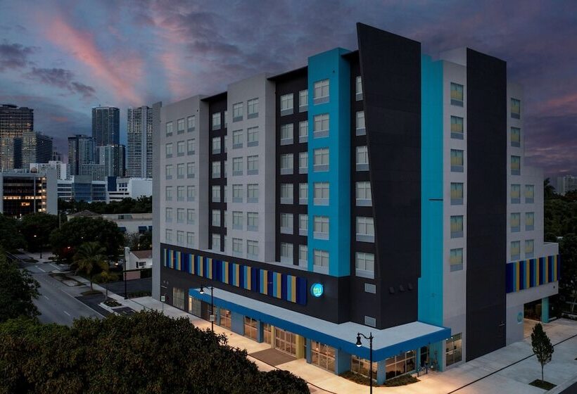 בית מלון כפרי Tru By Hilton Miami West Brickell