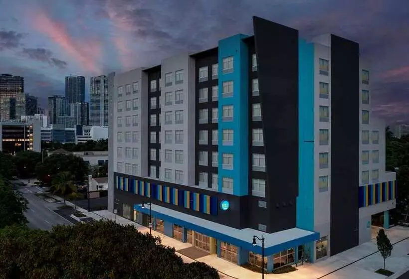 هتل Tru By Hilton Miami West Brickell