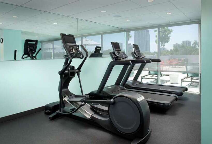 בית מלון כפרי Tru By Hilton Miami West Brickell