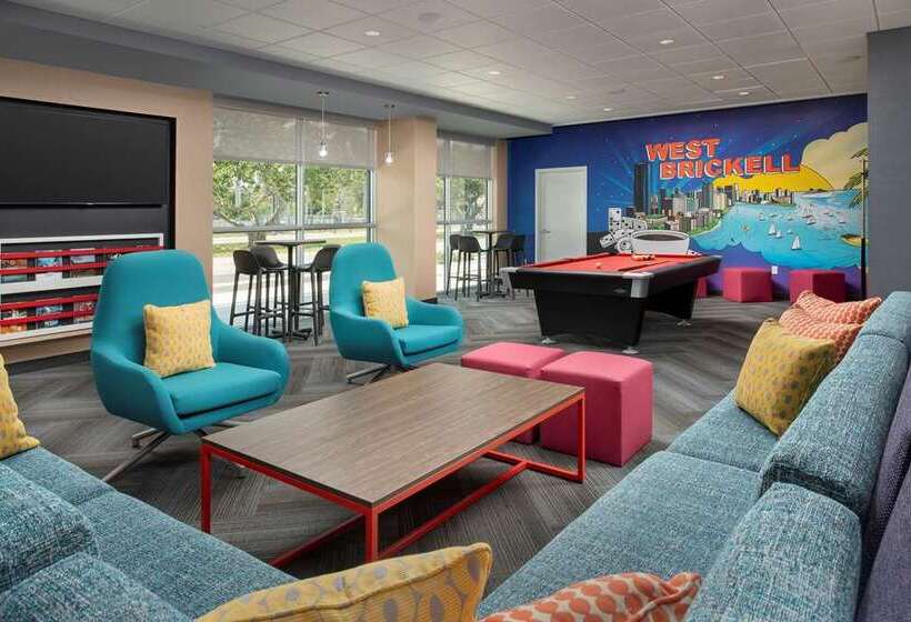 ホテル Tru By Hilton Miami West Brickell