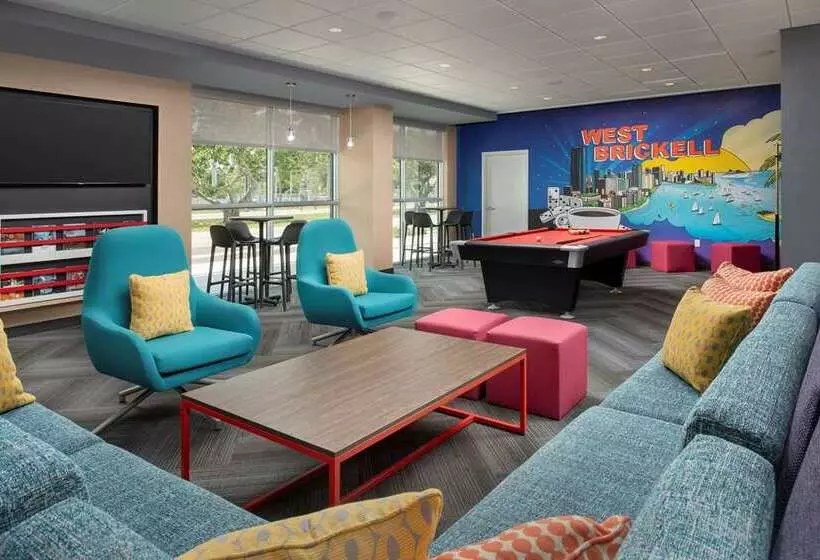 هتل Tru By Hilton Miami West Brickell