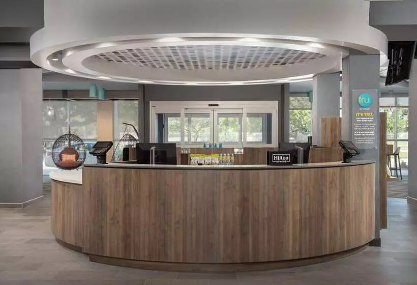هتل Tru By Hilton Miami West Brickell