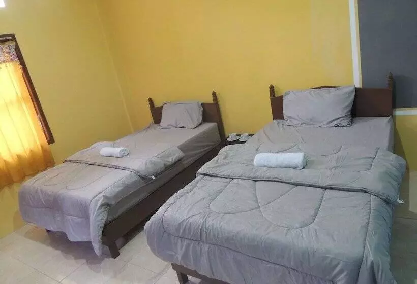 Majatalo Penginapan Wardi Syariah Borobudur By Ndalem Beong