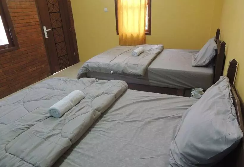 Majatalo Penginapan Wardi Syariah Borobudur By Ndalem Beong