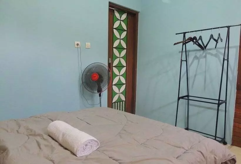 Majatalo Penginapan Wardi Syariah Borobudur By Ndalem Beong