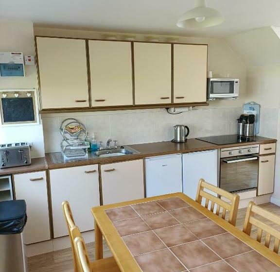 The Beach House! Walk To Beach In Under 5 Minutes!